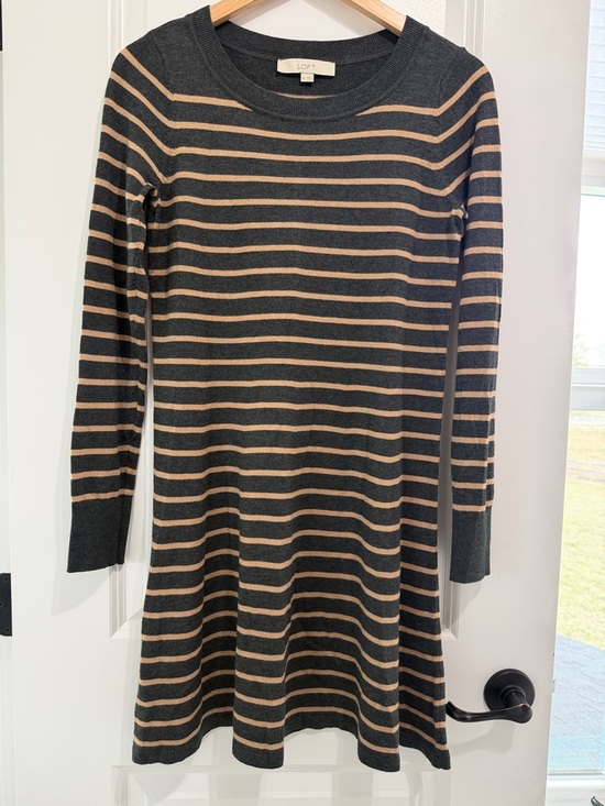 XS Women’s Loft Sweater Dress - Picture 3 of 9